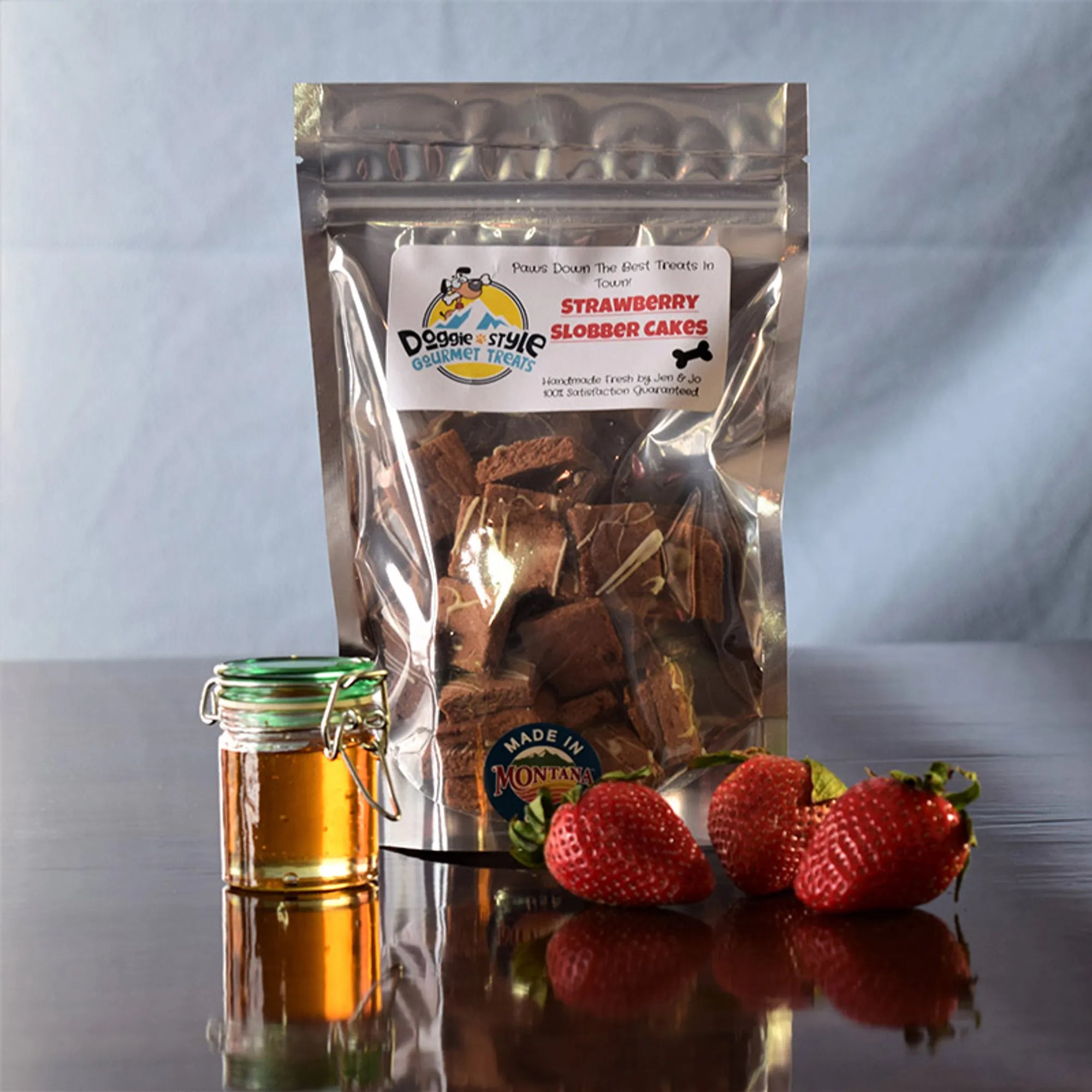 4APAWS™Strawberry Slobber Cakes