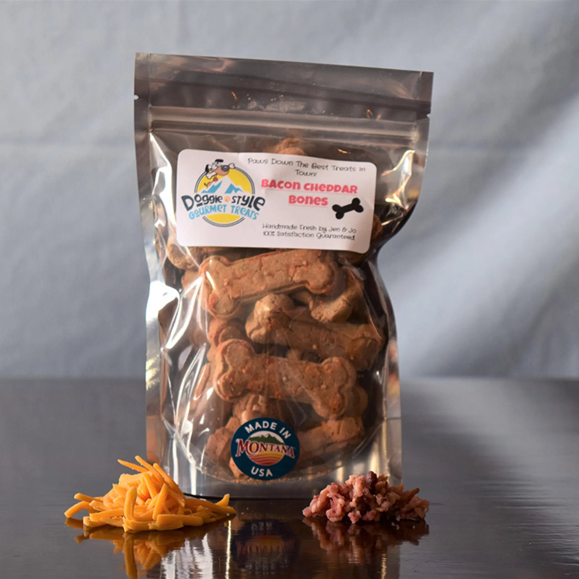 4APAWS™Bacon Cheddar Bones